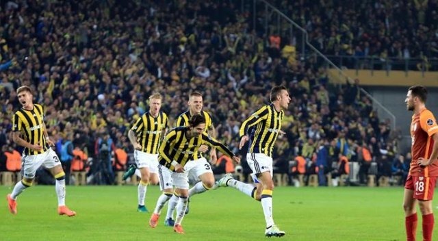 Dev derbi Avrupa'yı salladı