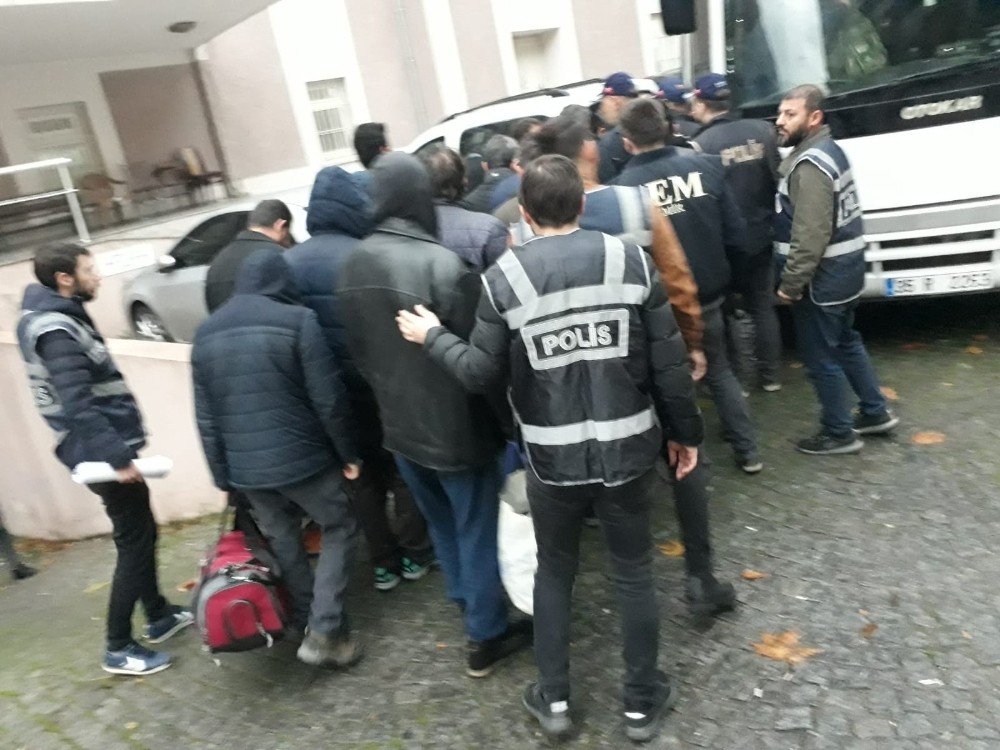 Dev FETÖ operasyonunda gözaltına alınan 67 şüpheli adliyede 