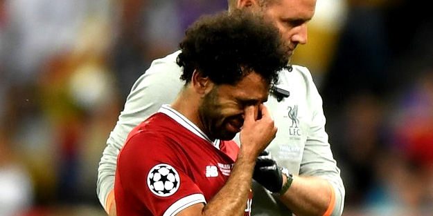 Dev finalde flaş olay! Mohamed Salah gözyaşlarıyla oyundan çıktı