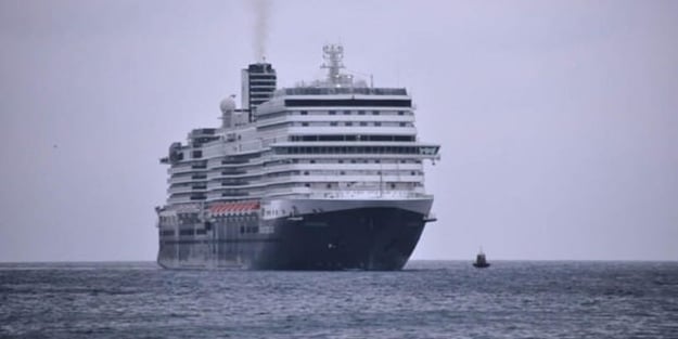 Dev gemi, 3 bin 100 turist getirdi