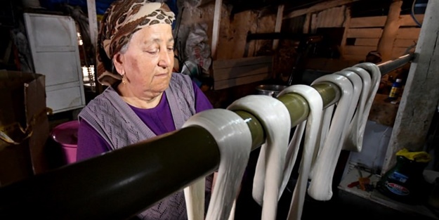 Dev kazanlar çeçil peyniri için yakıldı