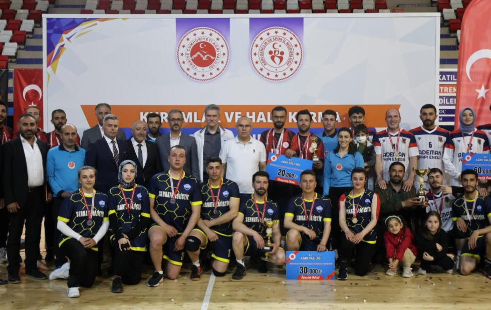 Dev kupa sahibini buldu