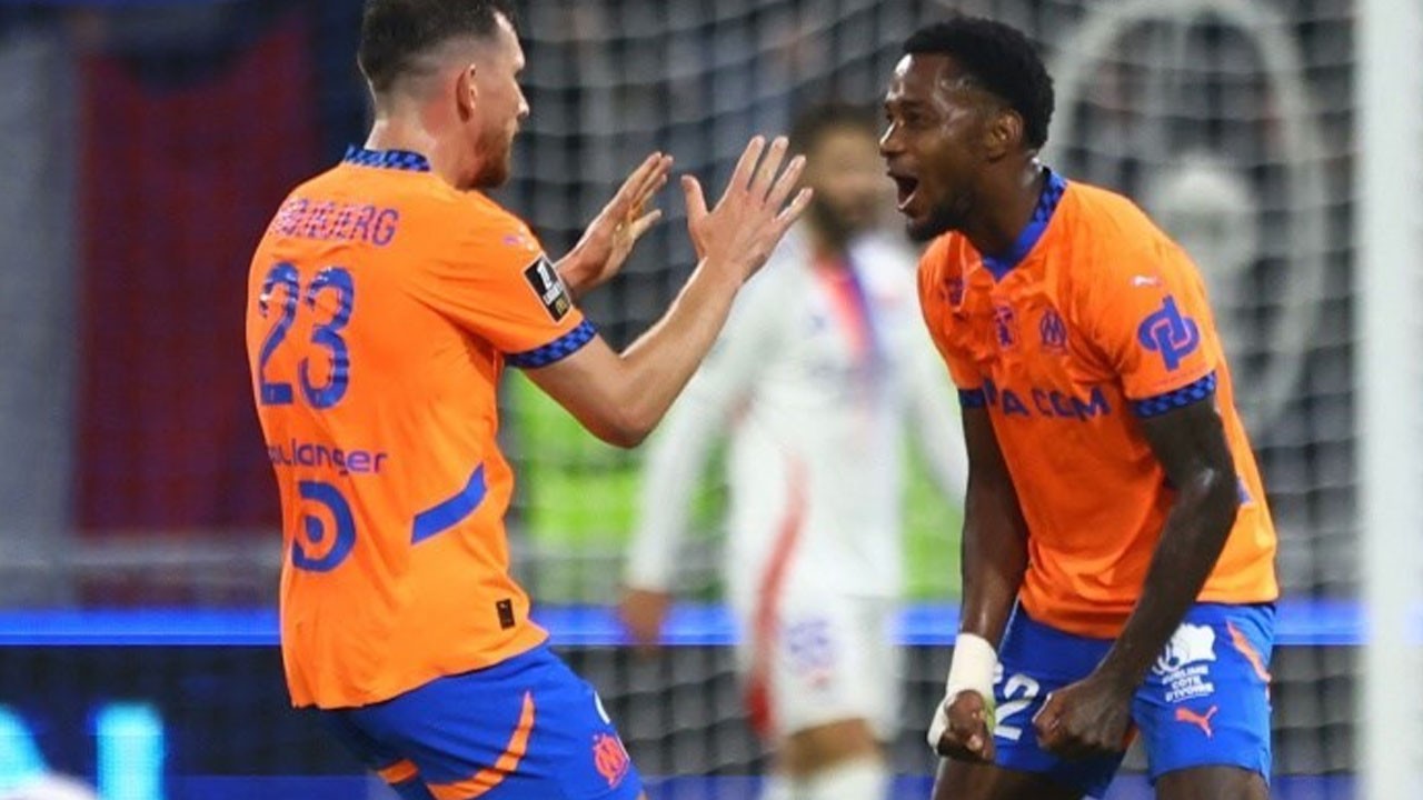 Fransa'da müthiş maç: 10 kişi kalan Marsilya uzatmada güldü!