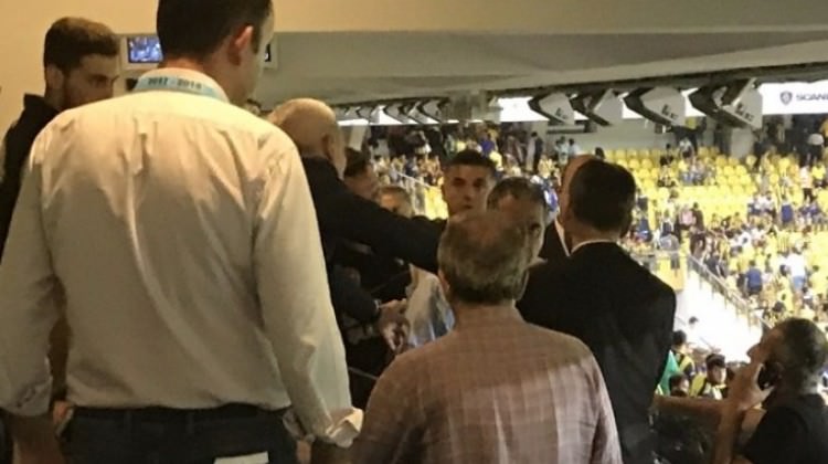 Dev maçta gerginlik! 'Alkollüydü, bana saldırdı'