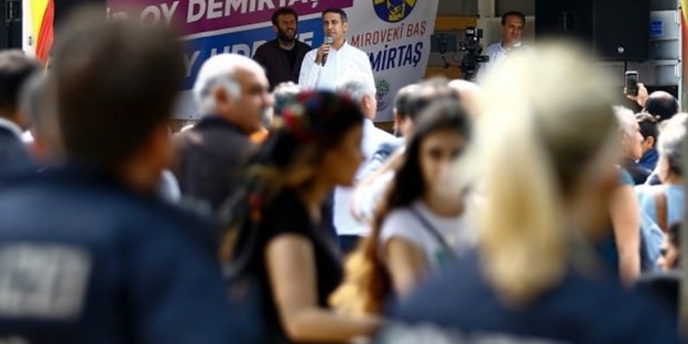 Dev miting dediler, sadece 250 kişi katıldı