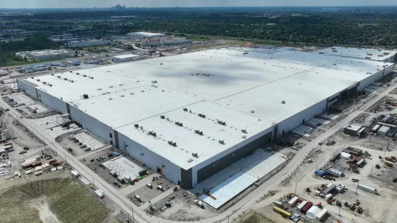 Dev otomobil firması bir projeden daha çekildi