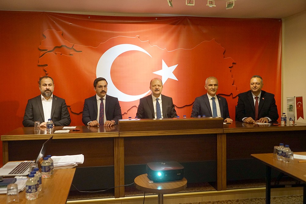 Dev projede imzalar atıldı!