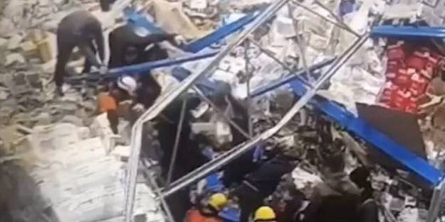 Dev raflar üstüne çöktü! O anlar böyle kaydedildi