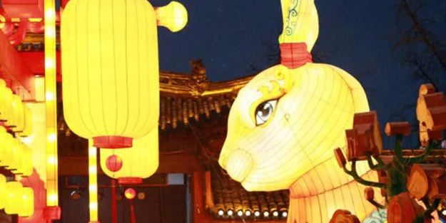 Dev tavşan heykeline çok sert tepki gösterdiler! Meydanlardaydı anında bölgeden kaldırıldı!