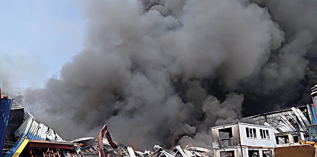 Dev tekstil fabrikasında ‘yangın dehşeti’