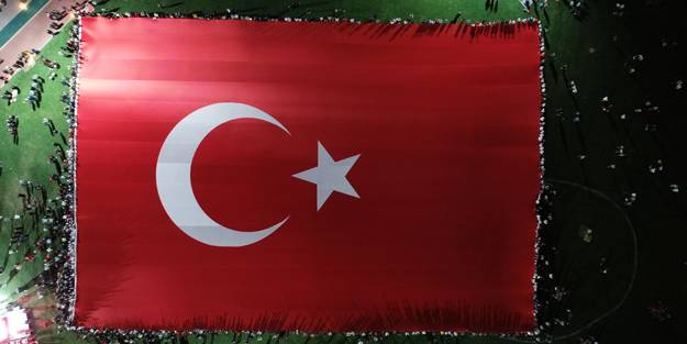 Dev Türk bayrağı görüntüsü hayran bıraktı!