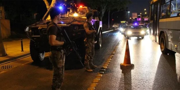 Dev uygulama! İstanbul'un tüm giriş çıkışları tutuldu