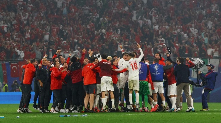 Dev zafer Avrupa basınında! Osmanlılar gümbür gümbür geliyor