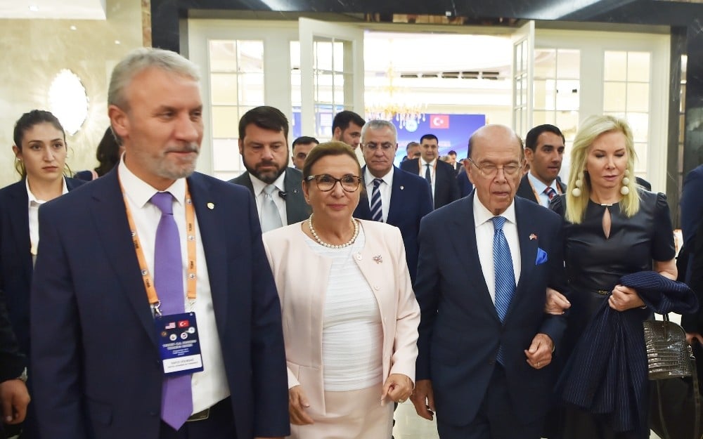 Dev zirveye İnegöl mobilyası damgası 