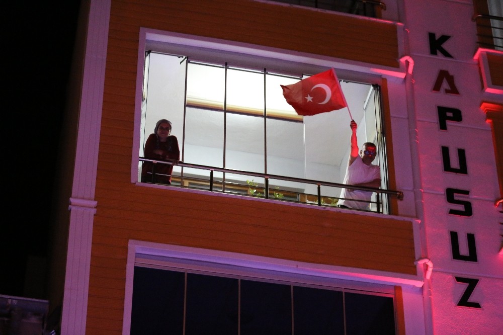 Develi Belediyesinden evde kalan vatandaşlar için müzik dinletisi bugün de devam etti 