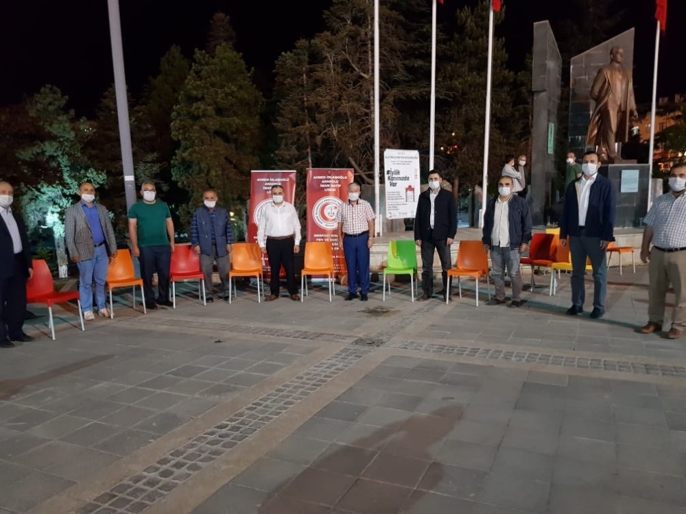 Develi ilçe protokolü ve öğretmenlerden kan bağış kampanyasında destek 