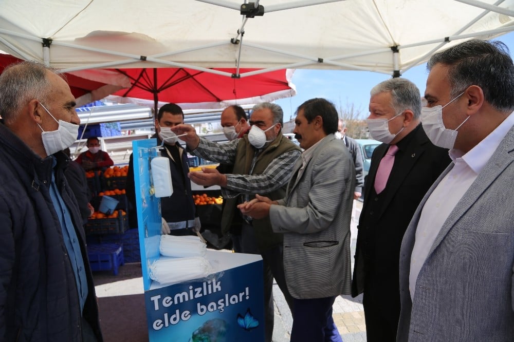 Develi’de ilçe protokolünden sebze-meyve pazarına denetim 