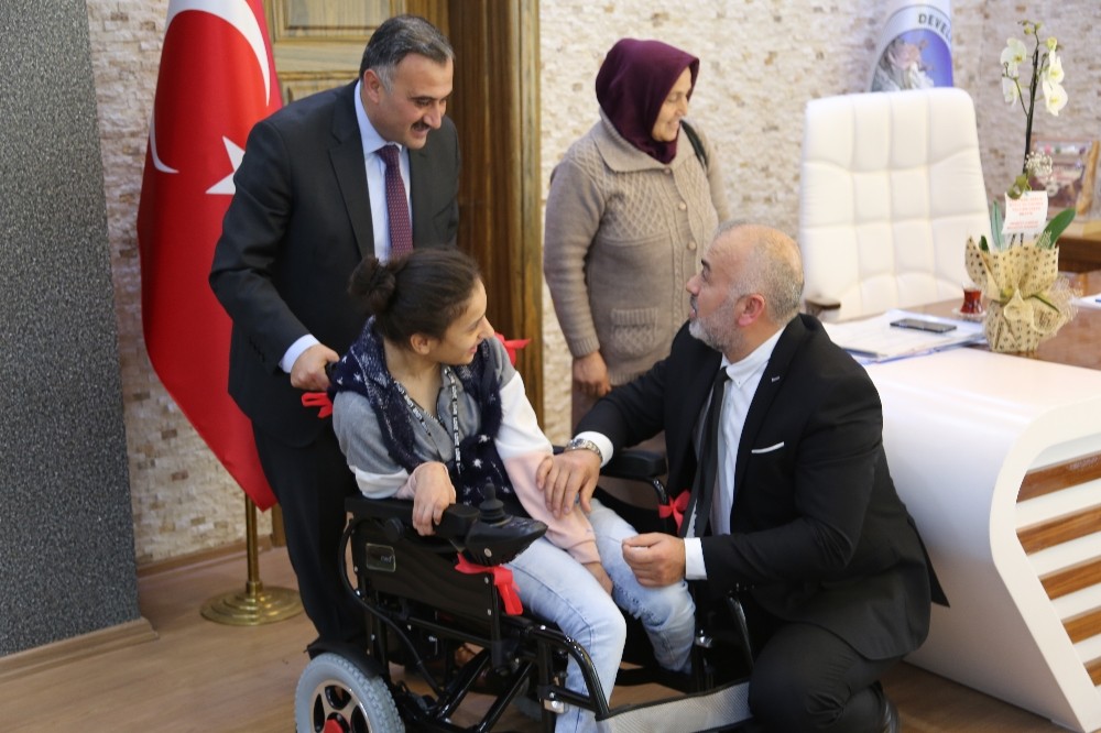 Develi’deki engellilere yeni yıl hediyesi 