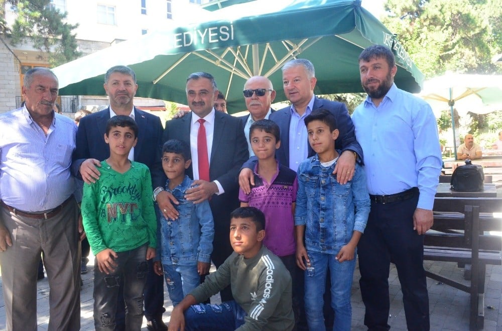 Develiler bayramlaştı 