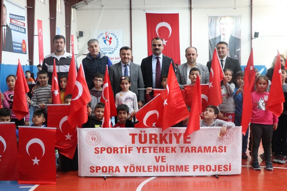 Develili öğrencilerden Mehmetçiğe destek 