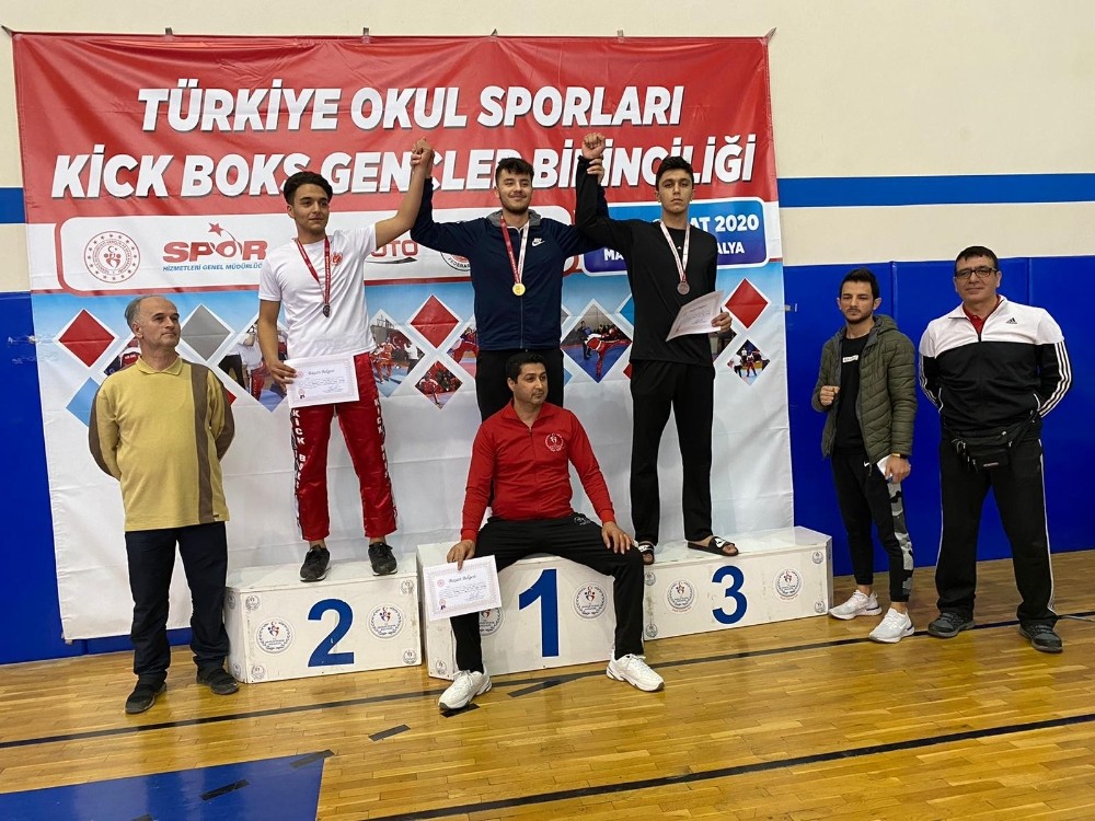 Develili sporcu Kickboks Türkiye Şampiyonasında 3. Oldu 
