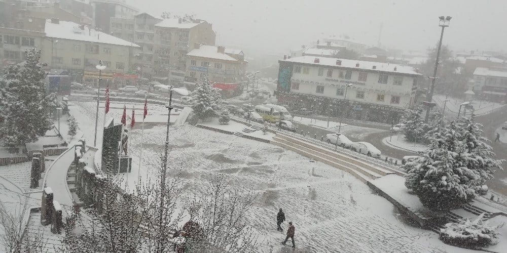 Develi’ye Mart ayında kar sürprizi 
