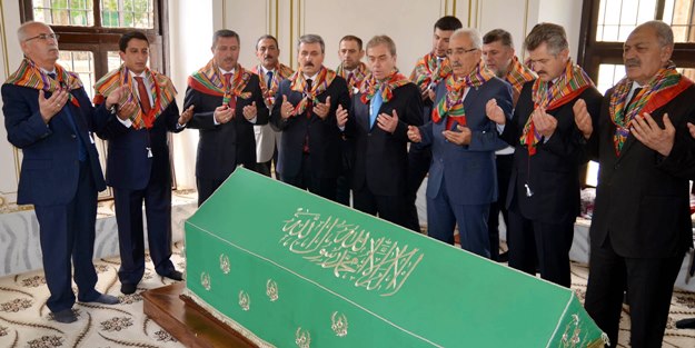 'Devlet Ana' 732. kez dualarla anıldı