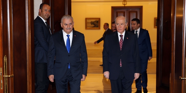 Devlet Bahçeli Başbakanlık'ta