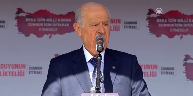 Devlet Bahçeli: Ezanı ıslıklamak küfrü alkışlamaktır
