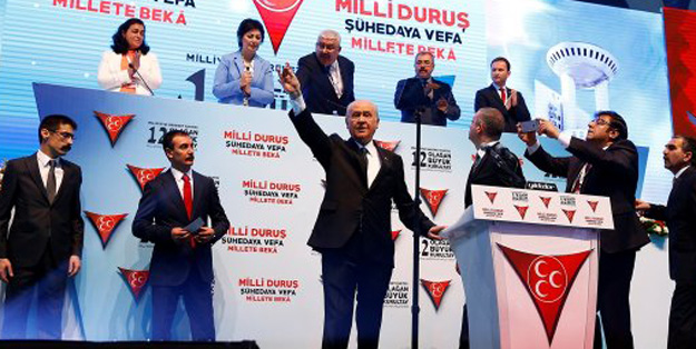 Devlet Bahçeli için 1176 imza!