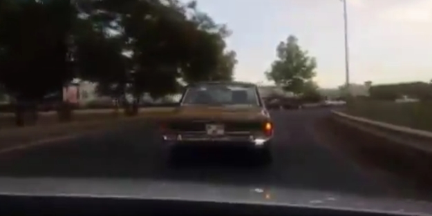 Devlet Bahçeli klasik otomobiliyle yollarda