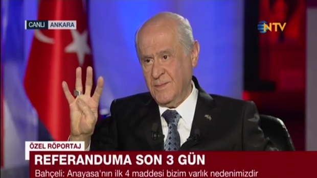 Devlet Bahçeli Rabia işareti yaptı