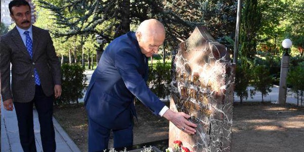 Bahçeli'den bayram namazı sonrası vefa ziyareti