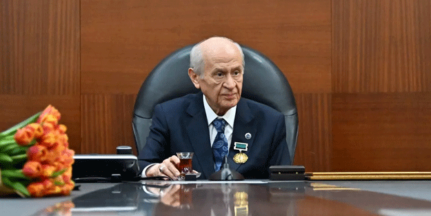 Devlet Bahçeli'ye onur madalyası