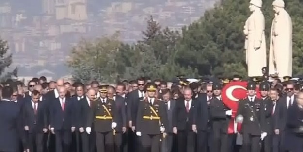 Devlet Erkanı Anıtkabir'de!