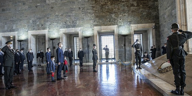 Devlet erkanı Anıtkabir’de
