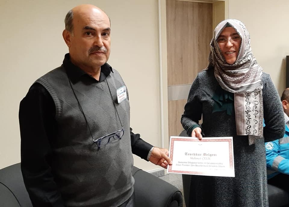 Devlet Hastanesinde 25 yıldır görev yapan personellere teşekkür belgeleri verildi 