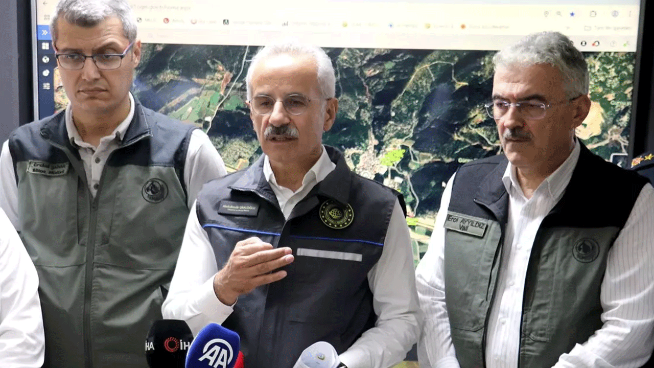 Devlet hem yangınla hem yalanla mücadele ediyor! Bakan Uraloğlu yalanladı: Orada tehdit de yok tahliye de