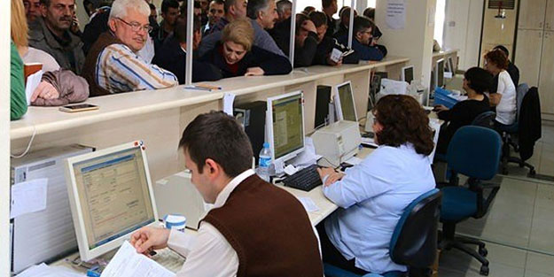 Devlet iş kapısı olmaya devam ediyor