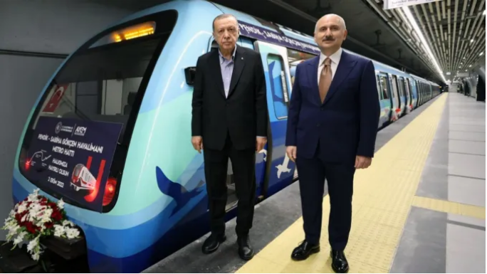 Devletin metro ağı Ekrem’in moloz dağı