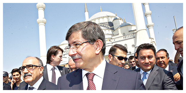 Devletin zirvesi Cuma namazında