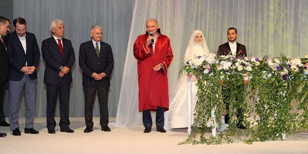 Devletin zirvesi düğünde buluştu