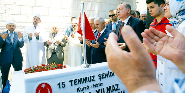 Devletin zirvesi şehitlere koştu