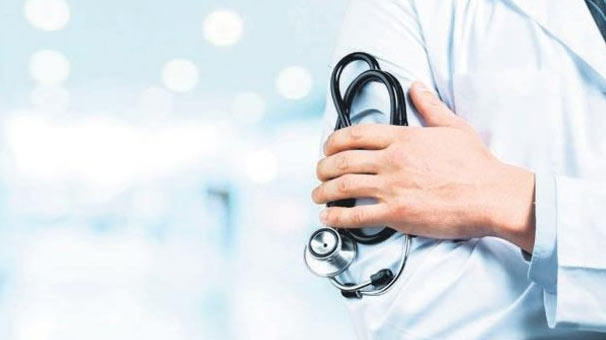 Devlette çalışan doktora 200 bin TL'ye kadar maaş imkanı