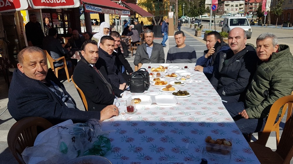 Devrek Atatürk Ortaokulundan dayanışma etkinliği 
