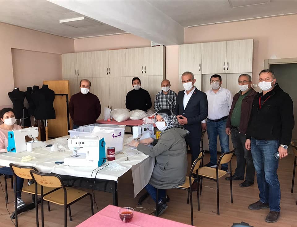 Devrekani’de gönüllülerin ürettiği maskeler ücretsiz dağıtılacak 