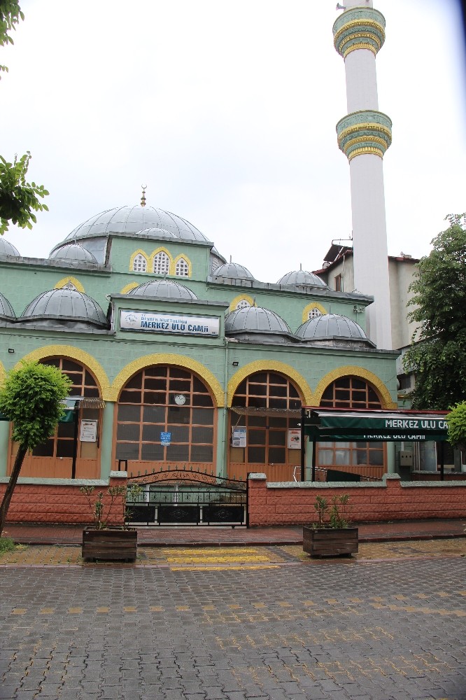 Devrek’te Cuma namazı kılınacak yerler belli oldu 
