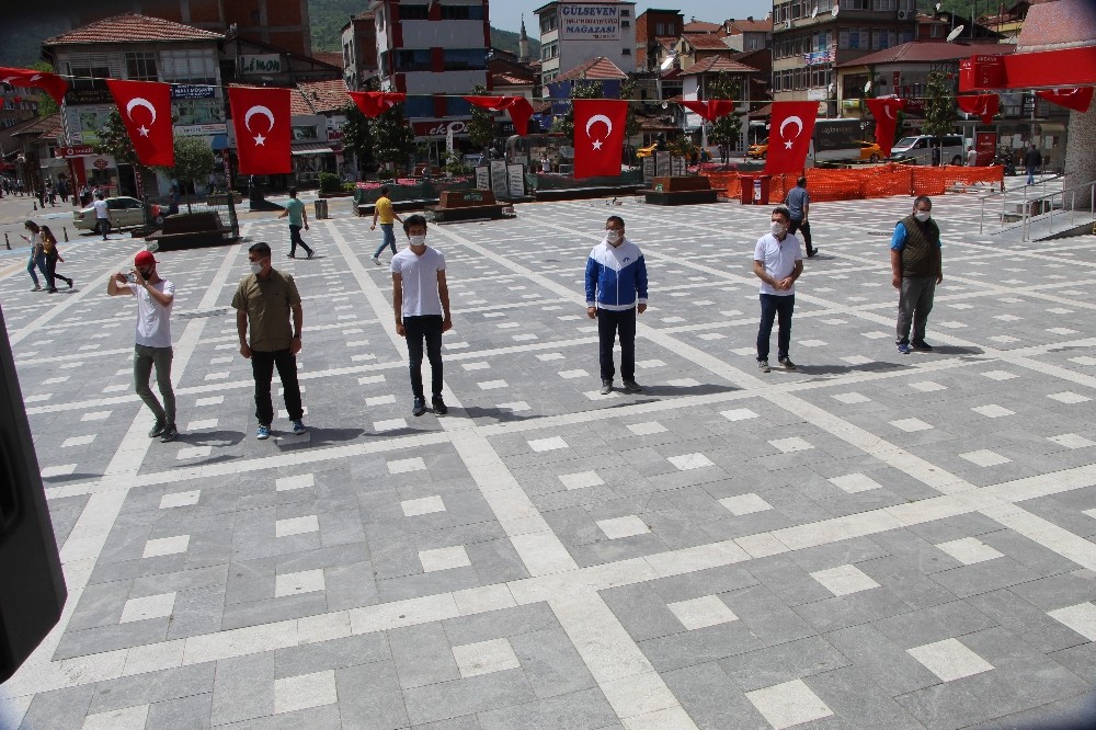 Devrek’te gençlik adına çelen sunum töreni gerçekleştirildi 