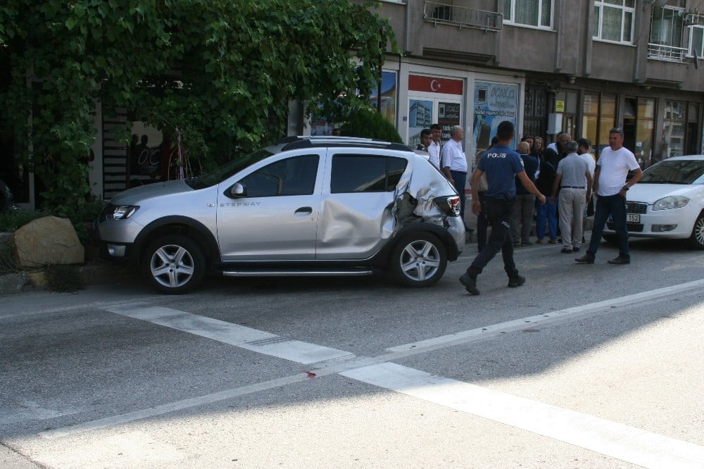 Devrek’te meydana gelen zincirleme trafik kazası 
