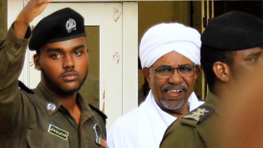  Devrik Cumhurbaşkanına yakın yüzlerce kamu çalışanının görevine son verildi